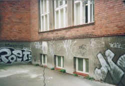 1-graffiti-na-teracovem-soklu